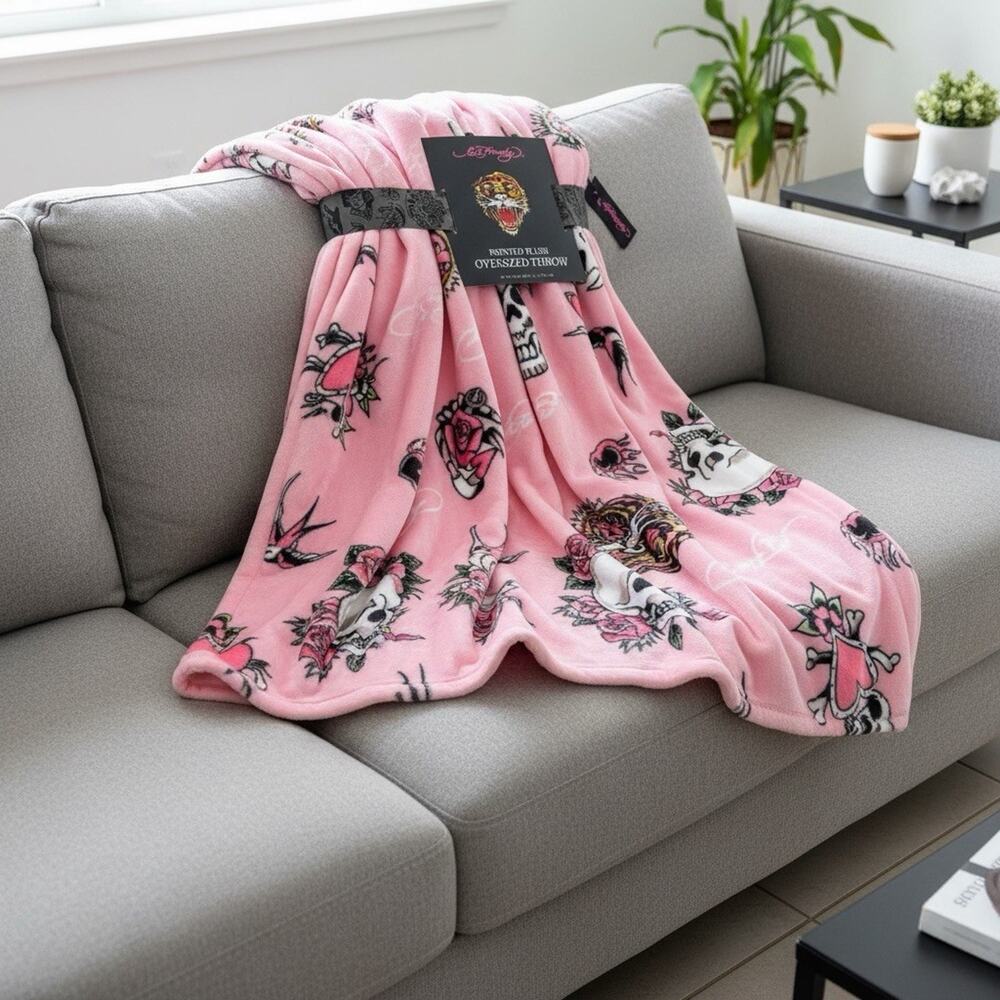 ED HARDY Pink Roses & Skull Oversized Plush Throw Blanket 60X70 New - Picture 2 of 4